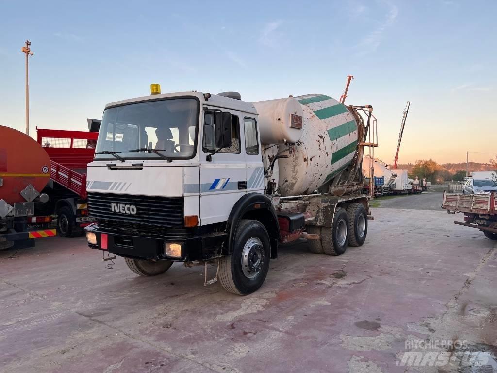 Iveco 330-30 شاحنات خرسانة