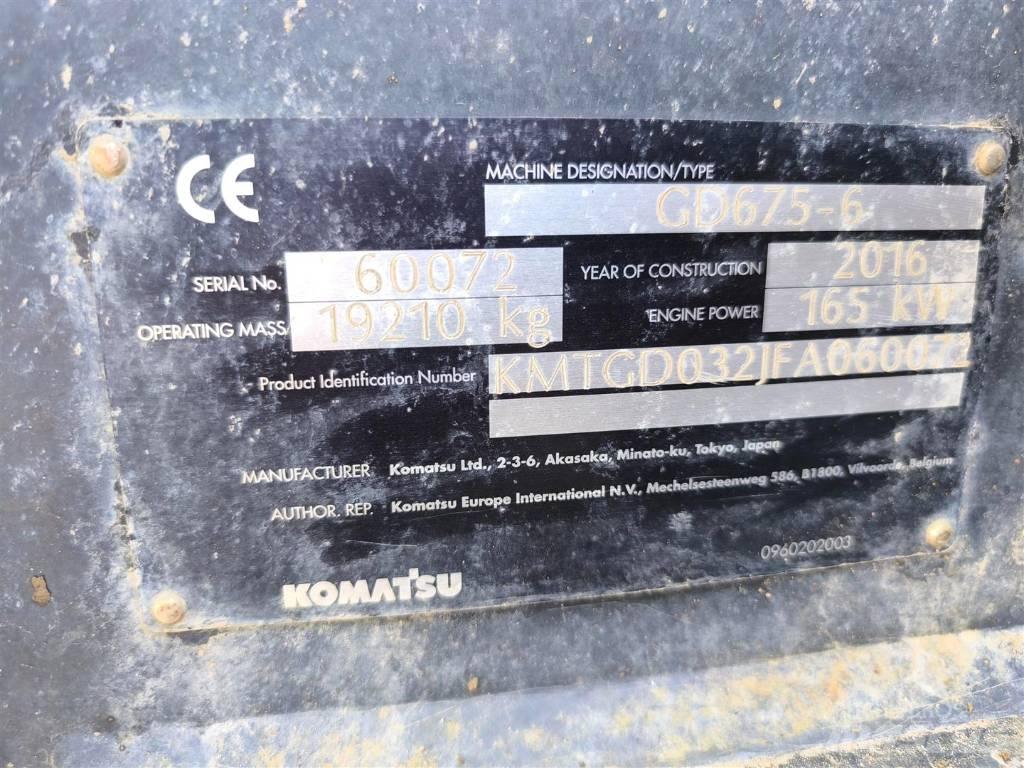 Komatsu GD 675-6 معدات تمهيد الطرق