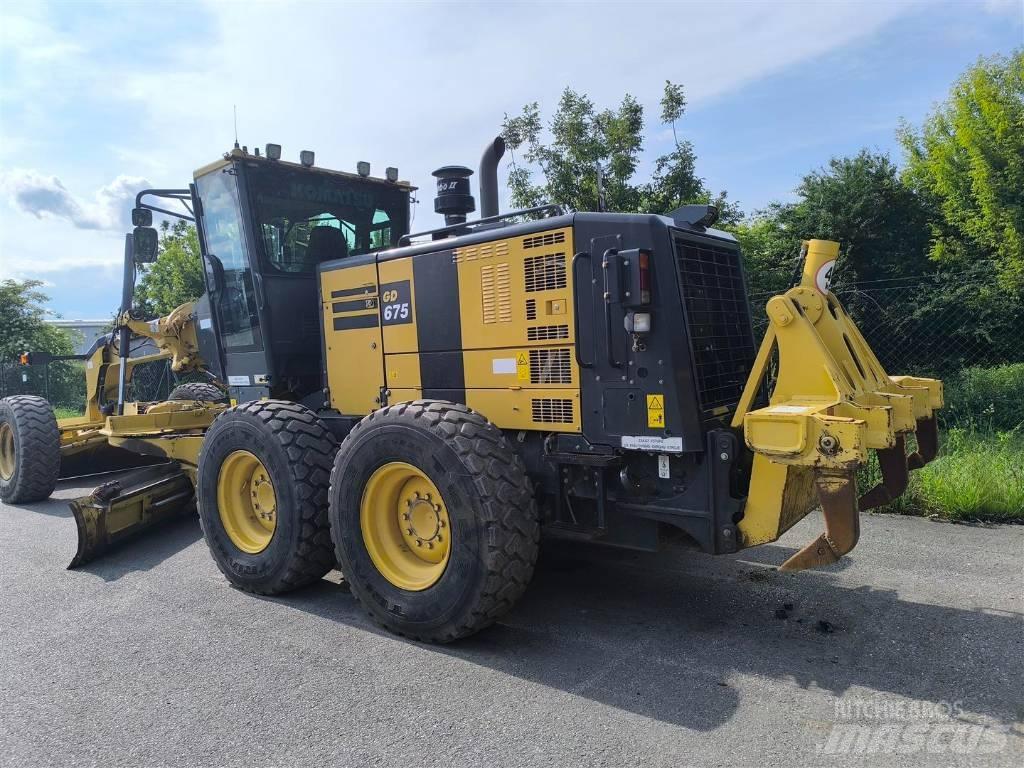 Komatsu GD 675-6 معدات تمهيد الطرق