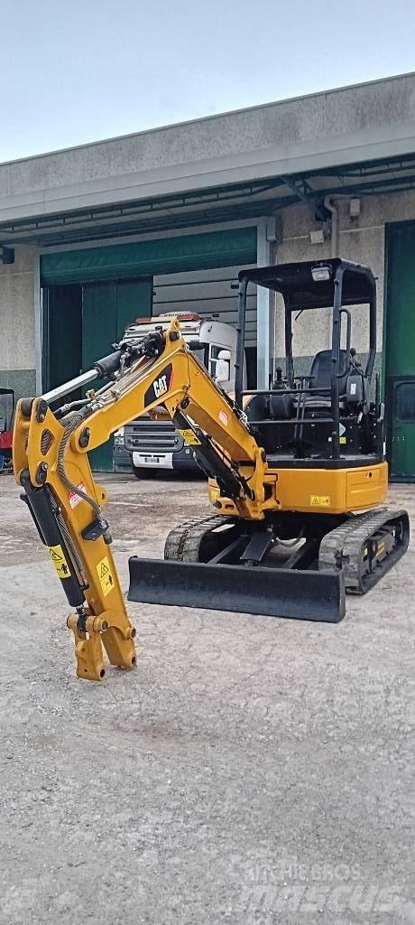 CAT 303 E CR حفارات زحافة