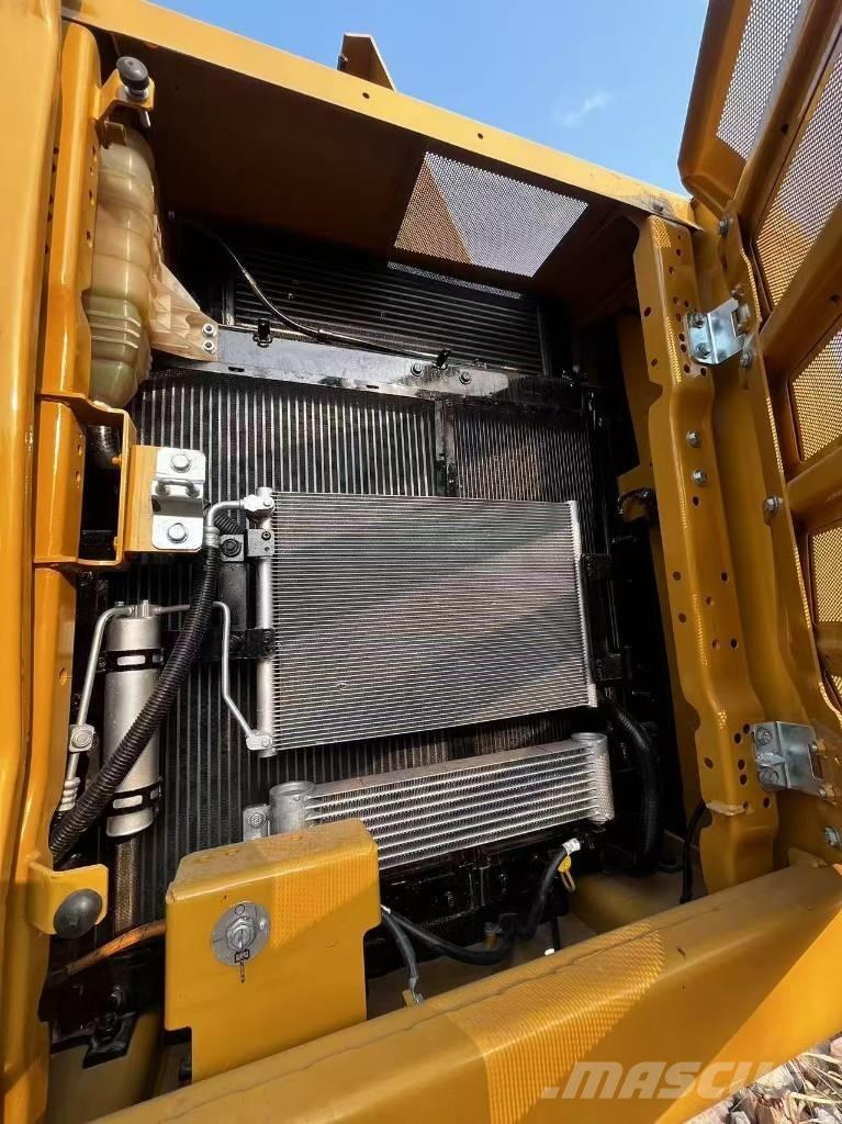 CAT 320 GC حفارات زحافة