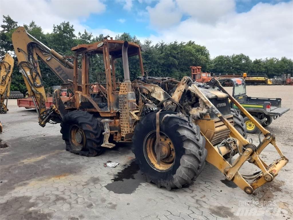 Hydrema 906 F الجرارات