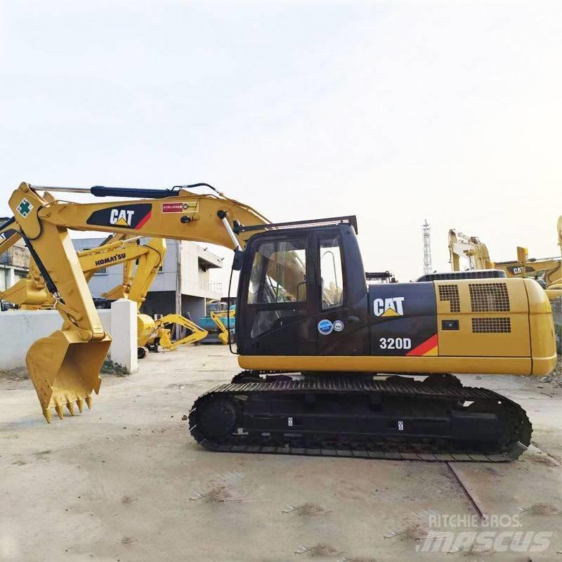 CAT 320 D حفارات زحافة