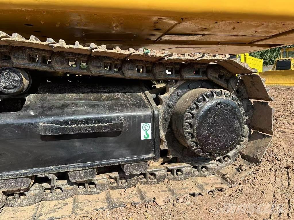 CAT 330 C حفارات زحافة