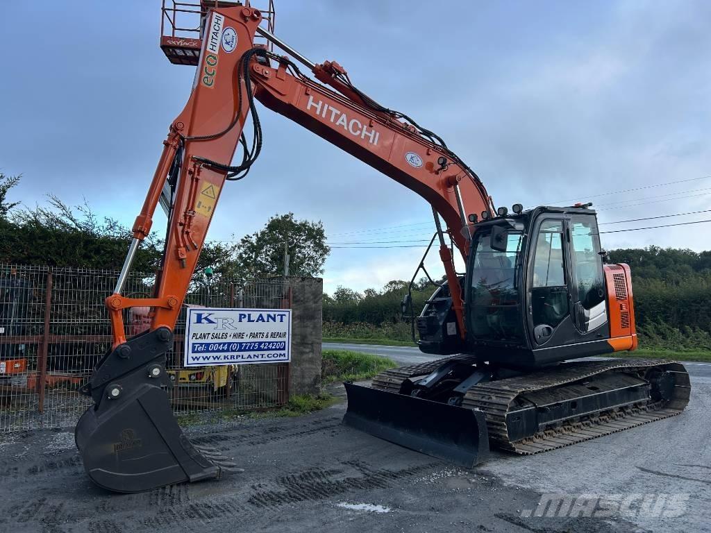 Hitachi ZX 135 US-6 حفارات زحافة