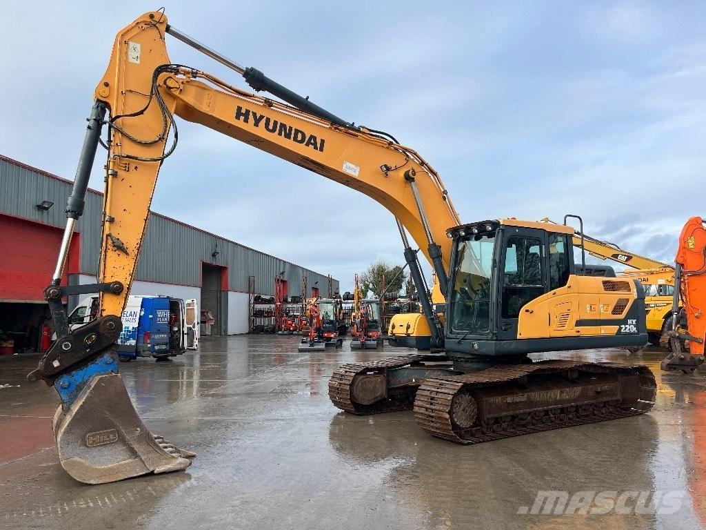 Hyundai HX 220 L حفارات زحافة