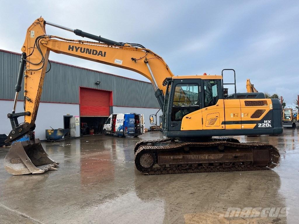 Hyundai HX 220 L حفارات زحافة