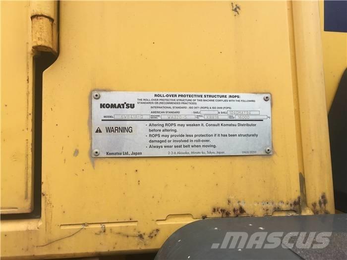 Komatsu WA 320-5 لوادر بعجل
