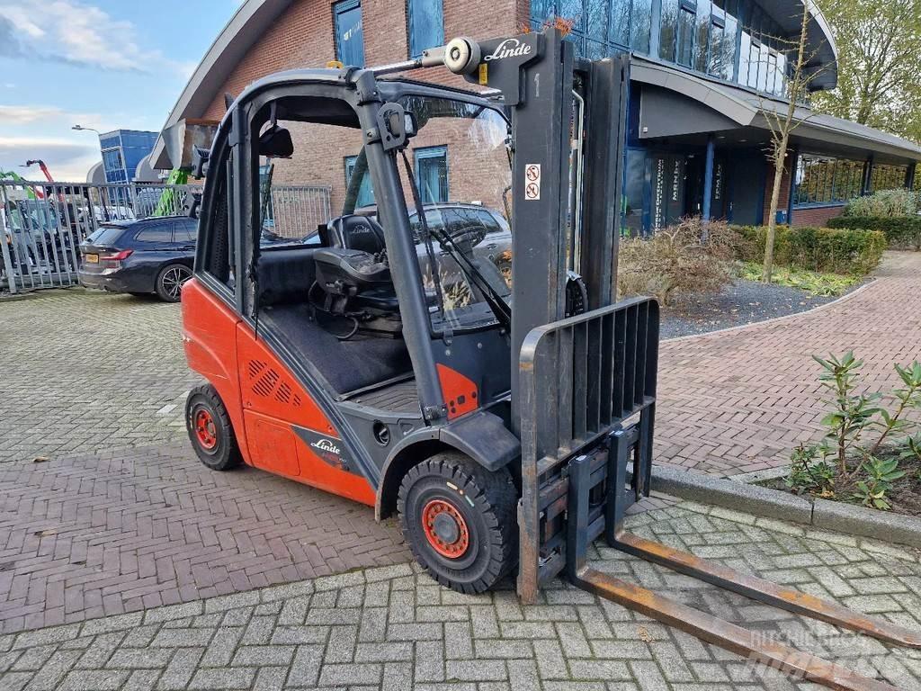 Linde H25D-02 شاحنات الديزل