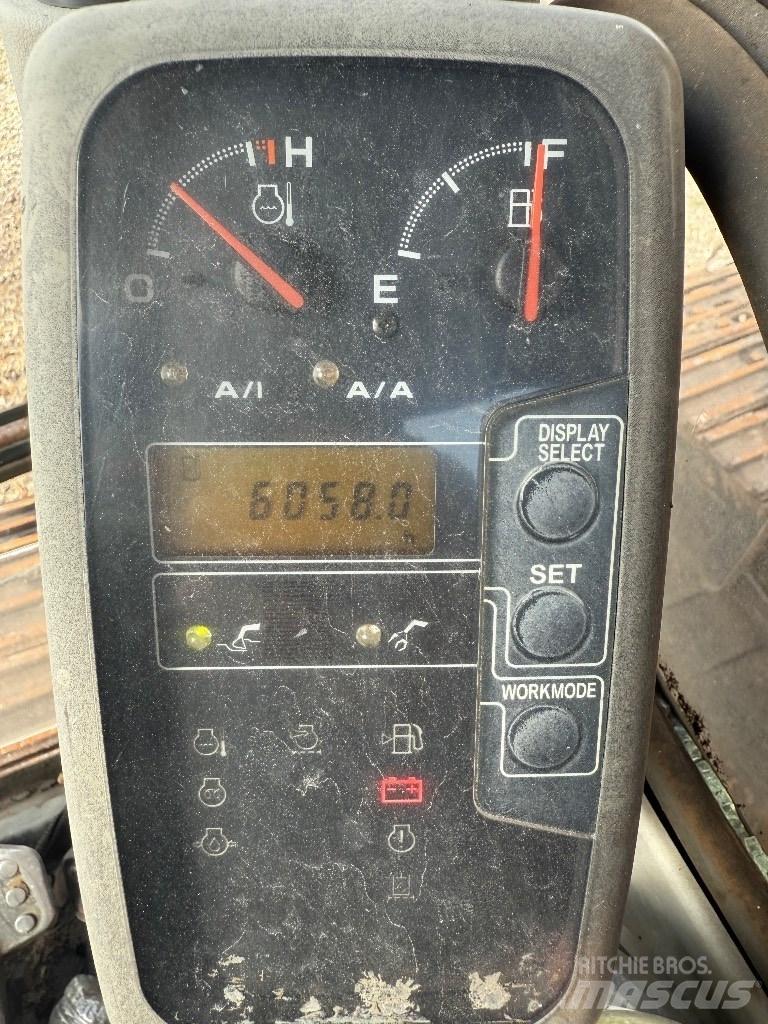 John Deere 160 C حفارات زحافة