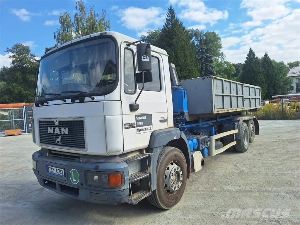 MAN 26.403 6X2 شاحنات بمقصورة وهيكل