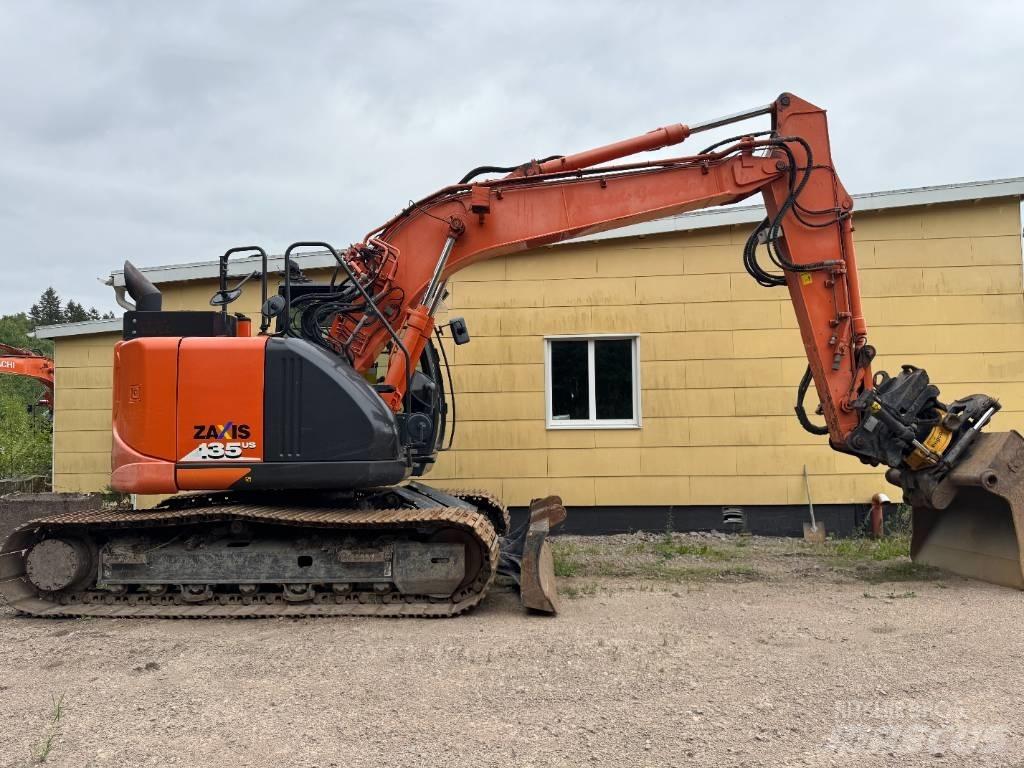Hitachi ZX135USBL-6 حفارات زحافة