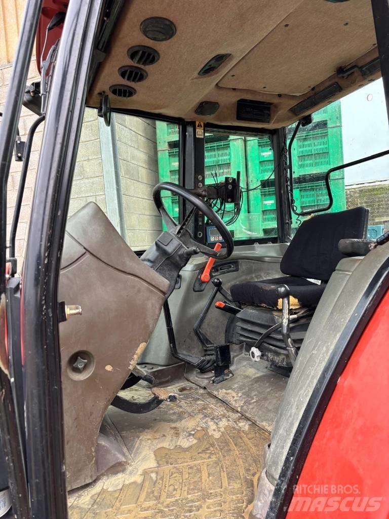 New Holland L 75 الجرارات