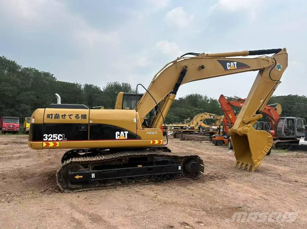 CAT 325 C L حفارات زحافة