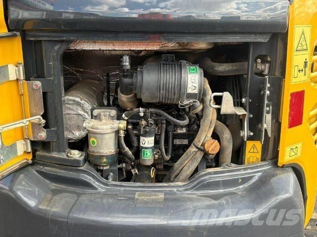 Komatsu PC 26 MR-3 حفارات صغيرة أقل من 7 طن (حفارات صغيرة)