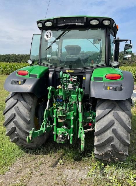John Deere 6130 R الجرارات
