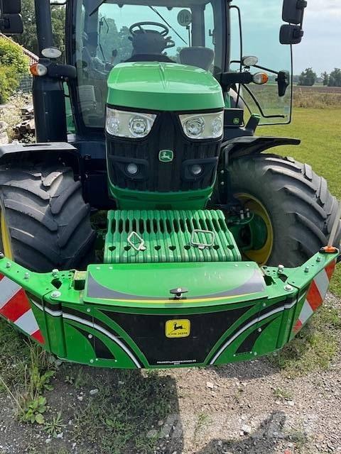 John Deere 6130 R الجرارات