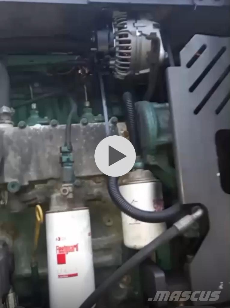 Volvo EW 140 B حفارات بعجل