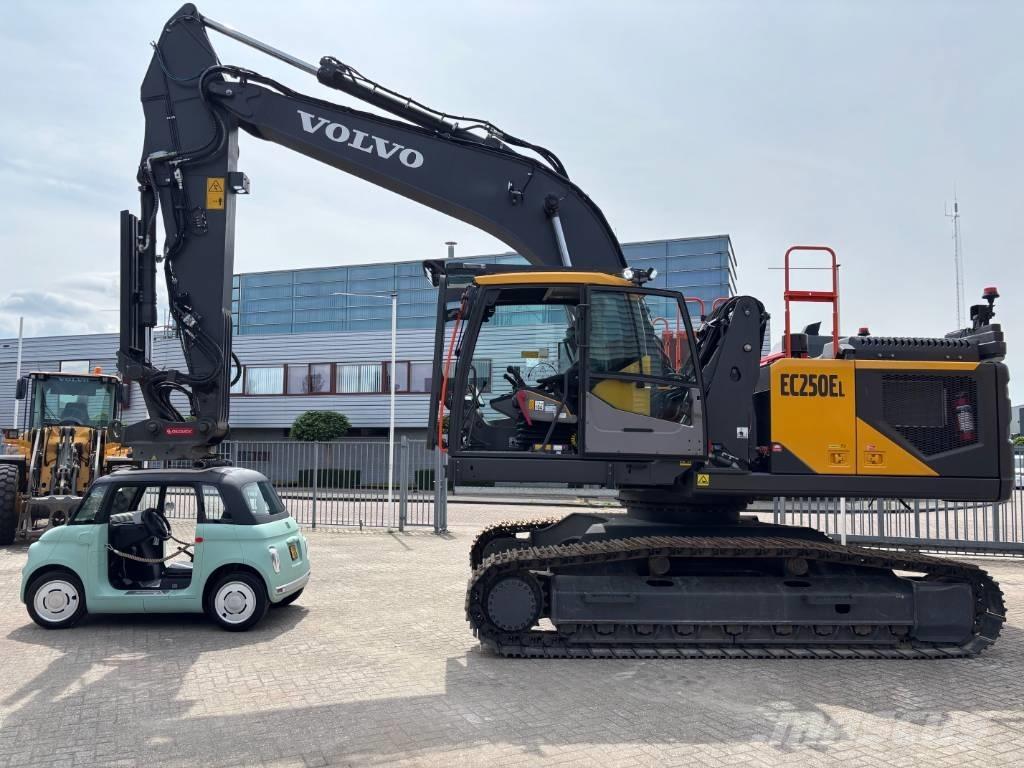 Volvo EC 250 EL حفارات زحافة