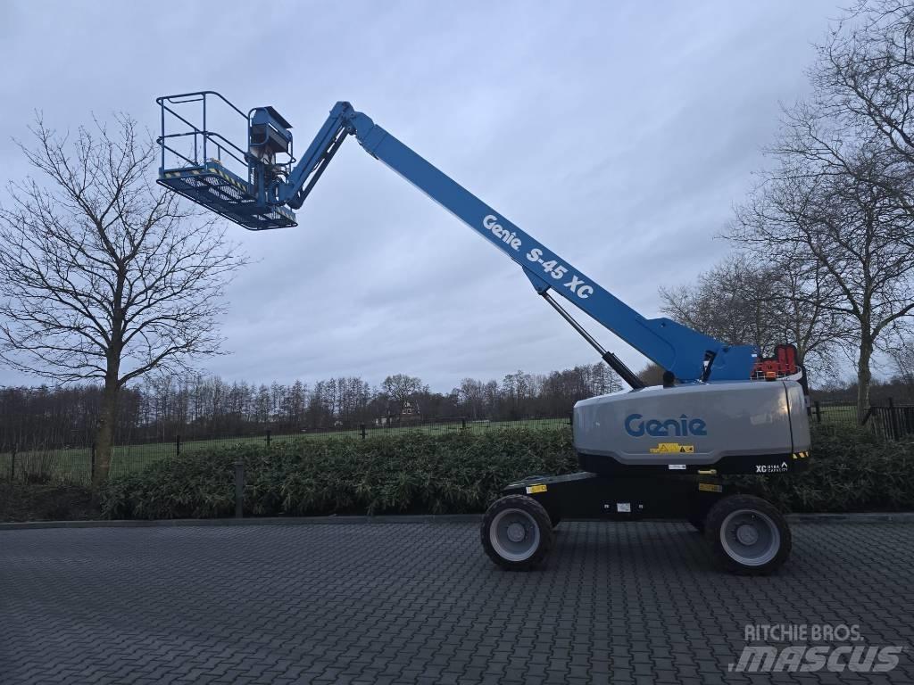Genie s-45 XC رافعات سلة تلسكوبية