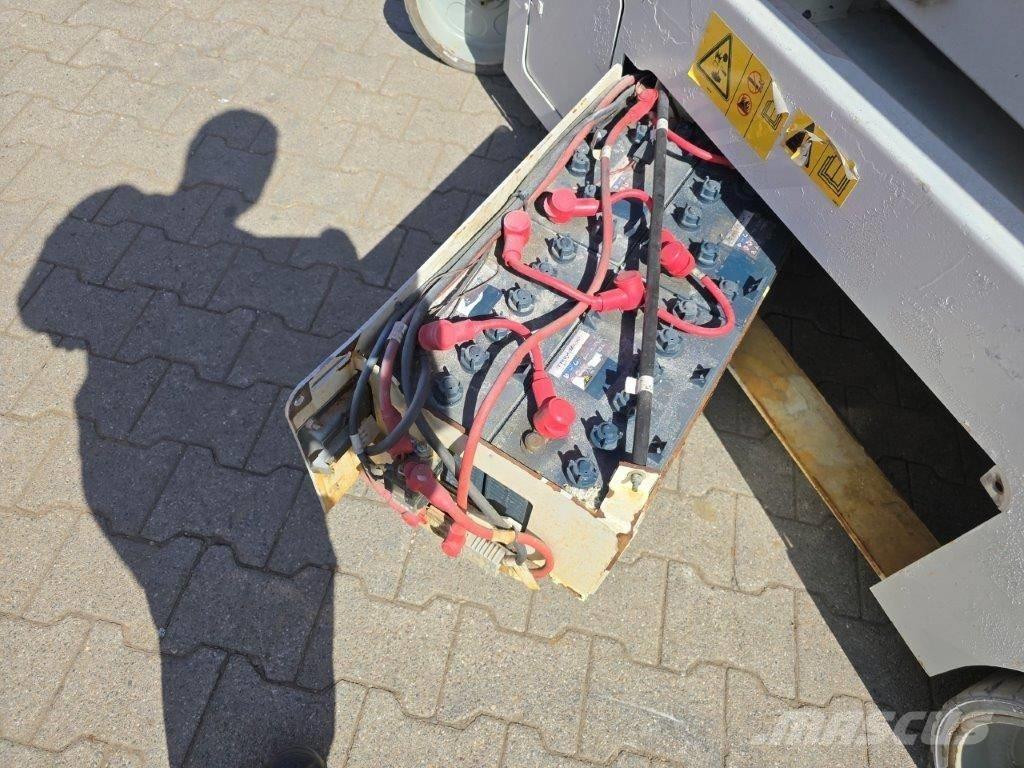 Genie GS 4047 رافعات مقصية الشكل