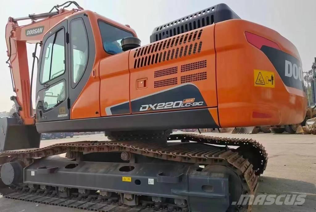 Doosan DX 220 حفارات زحافة
