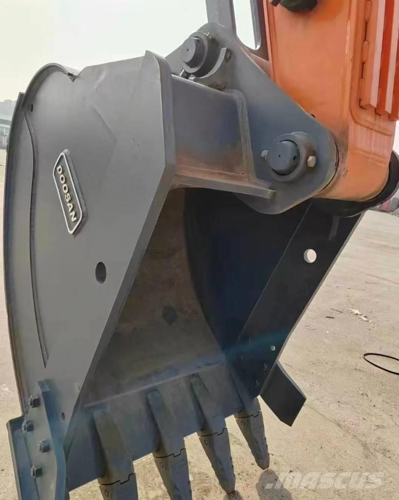 Doosan DX 220 حفارات زحافة