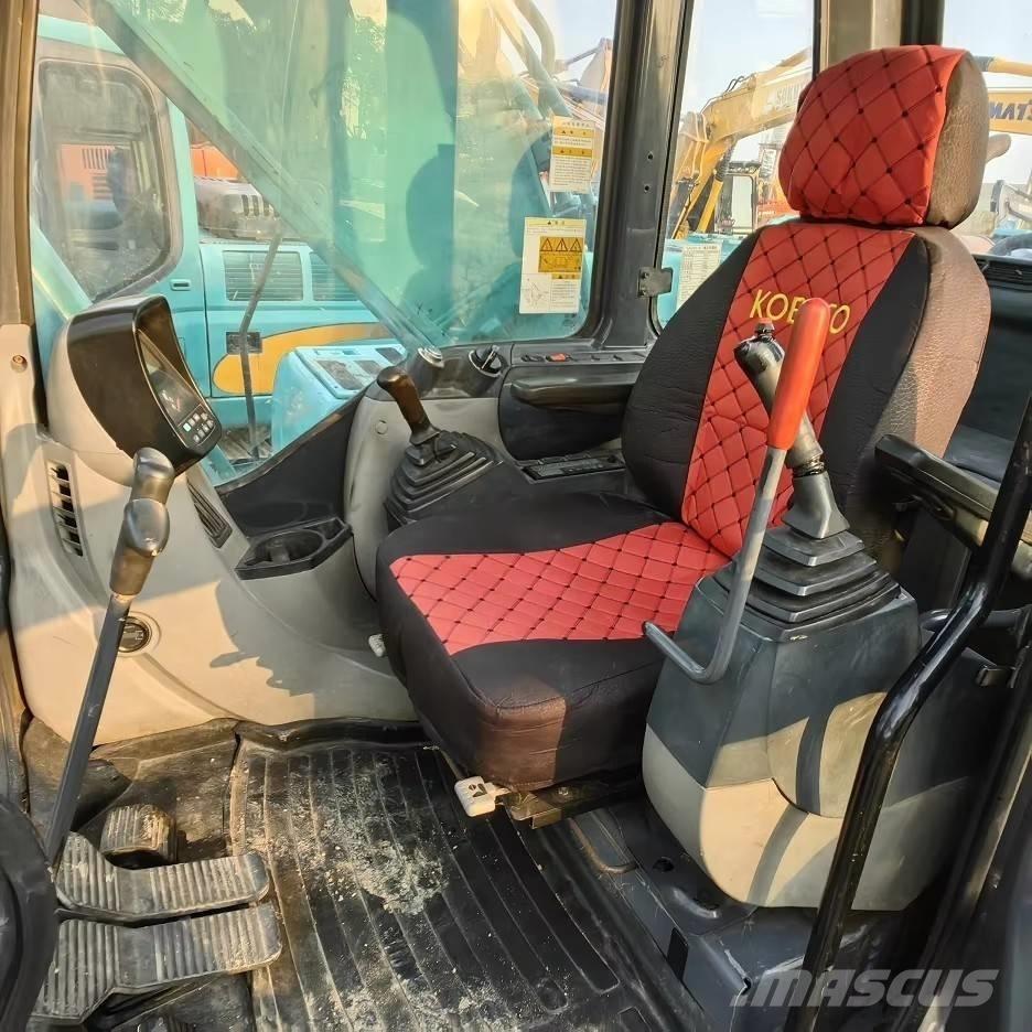 Kobelco SK 200 حفارات زحافة