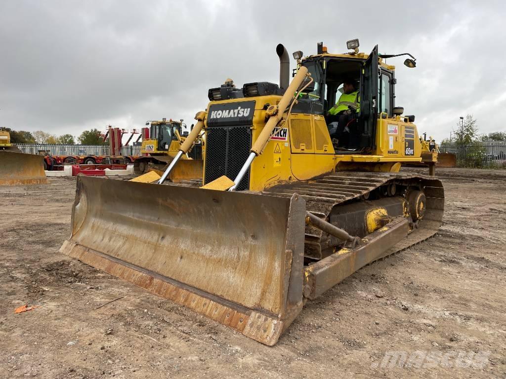 Komatsu D 65 PX-18E0 بلدوزرات مجنزرة
