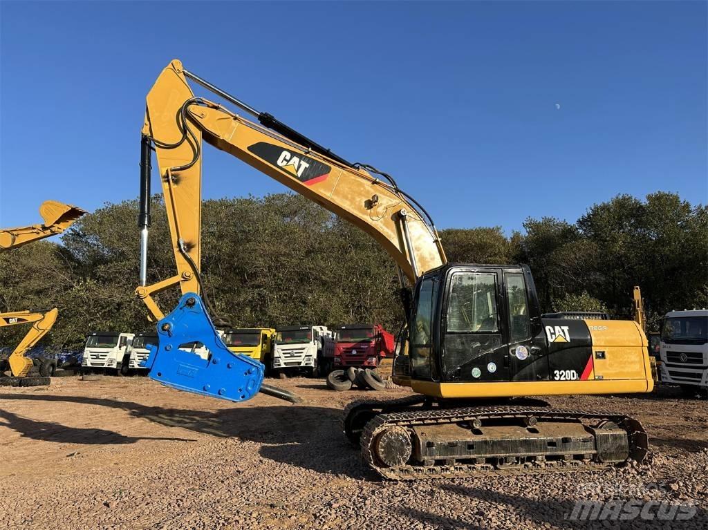 CAT 320 D L حفارات زحافة