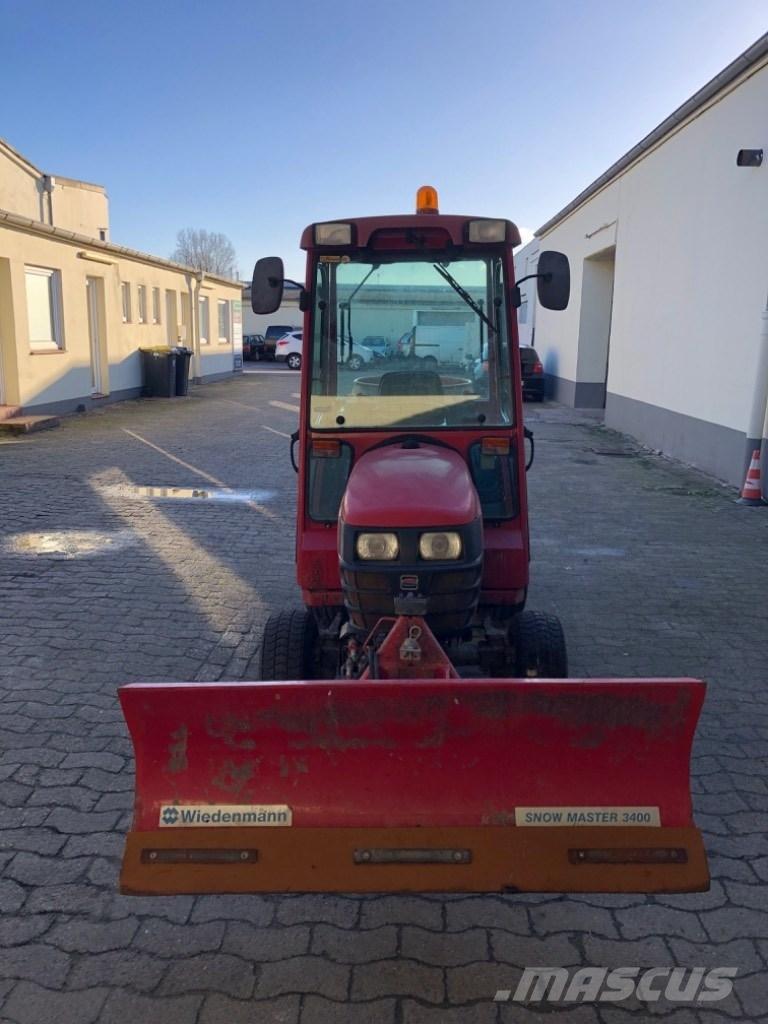 Shibaura ST 324 HST جرارات مدمجة