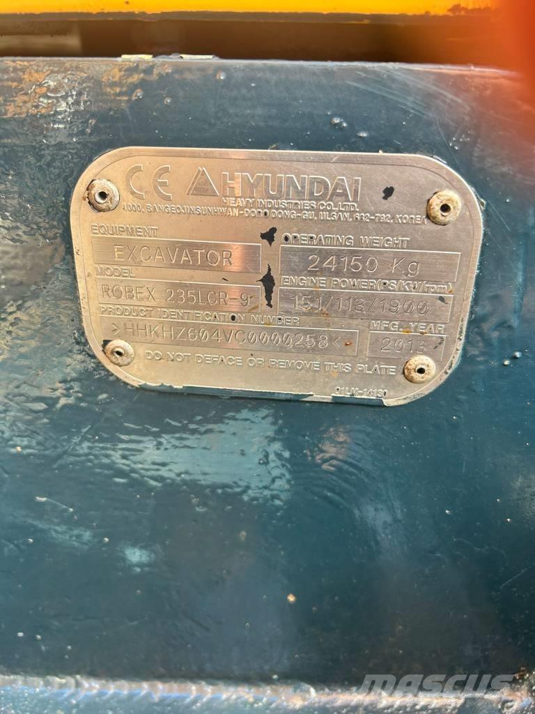 Hyundai 235 LCR-9 حصادات