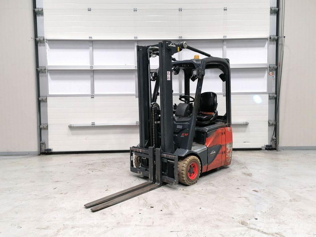 Linde E12-02 شاحنات ذات رافعات شوكية تعمل بالكهرباء