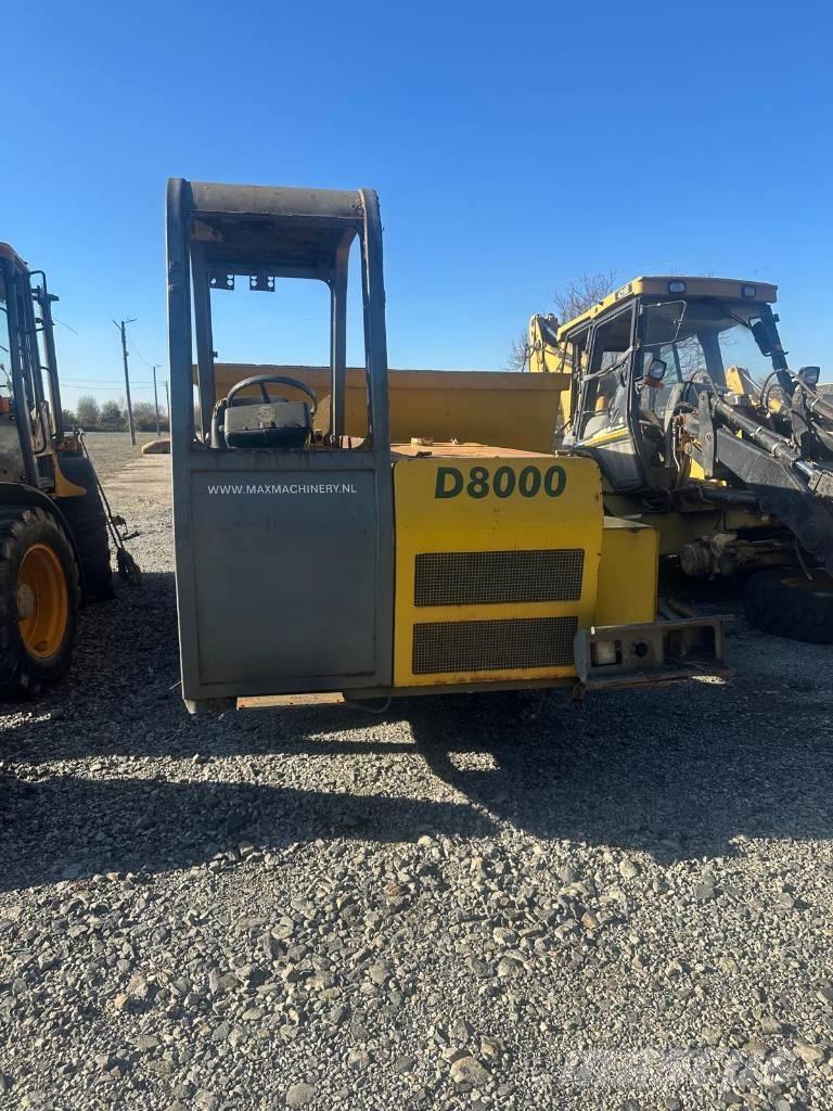  UTRANAZZ D8000 كابينة والداخلية