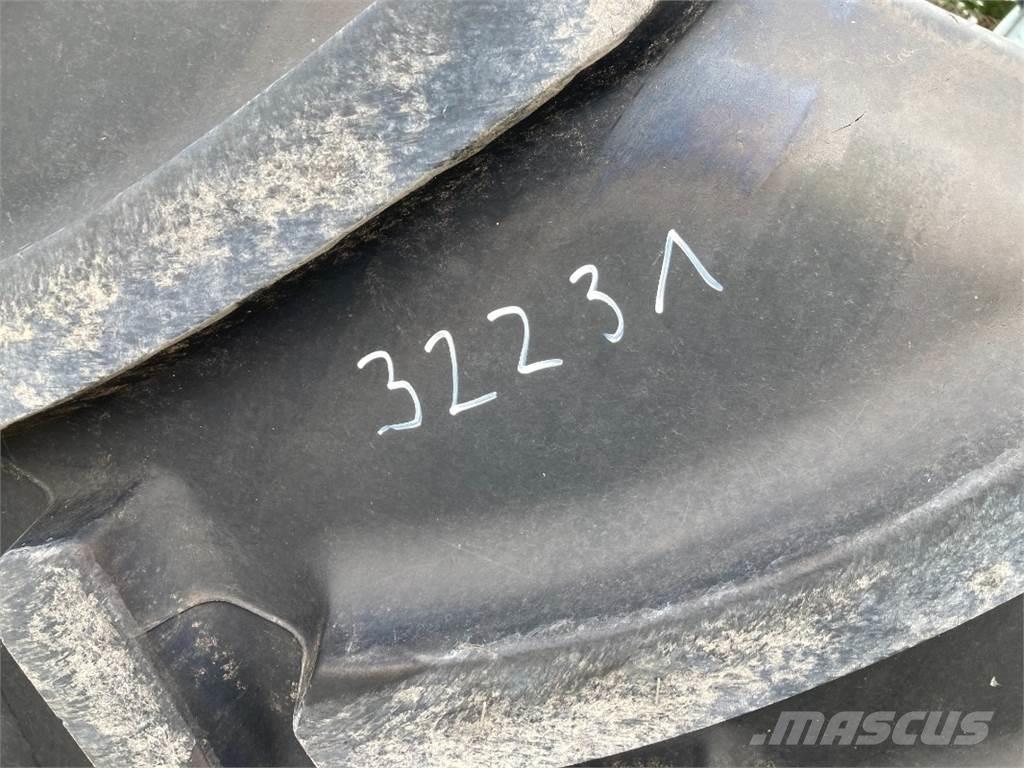 Mitas 2x 650/65R42 ملحقات أخرى للجرارات