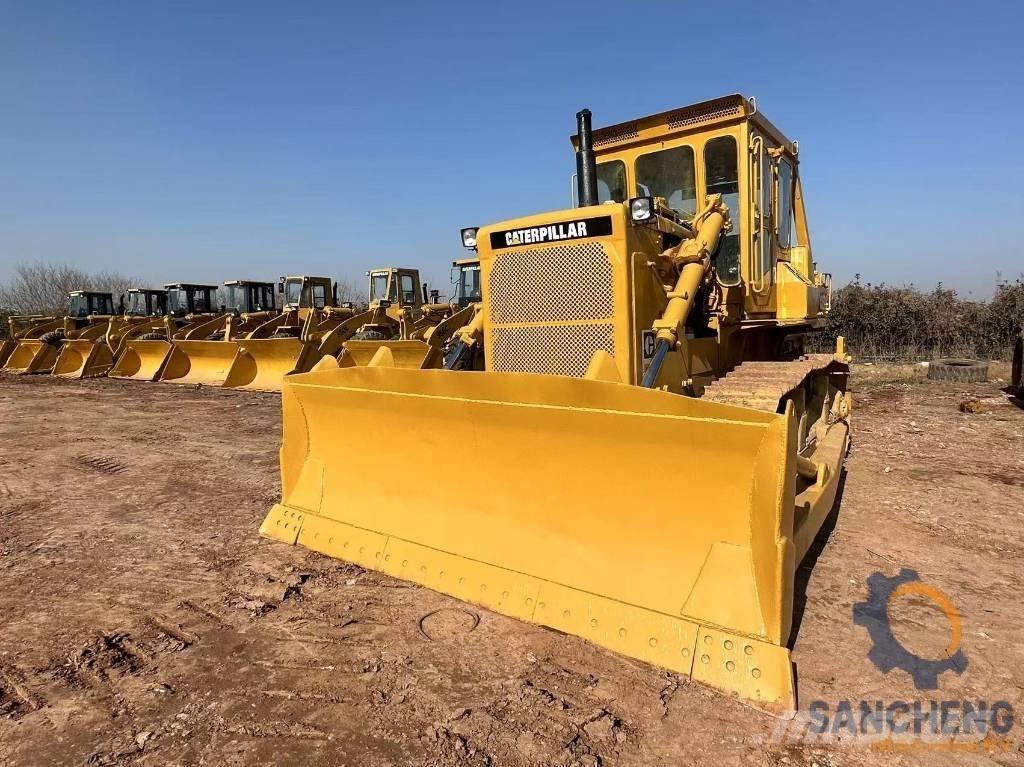 CAT D8K بلدوزرات مجنزرة