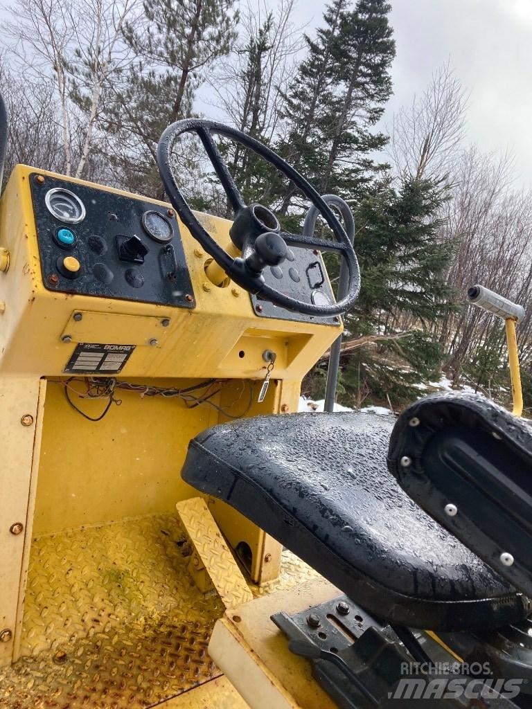 Bomag BW 142 P D B مداحل أحادية الأسطوانة