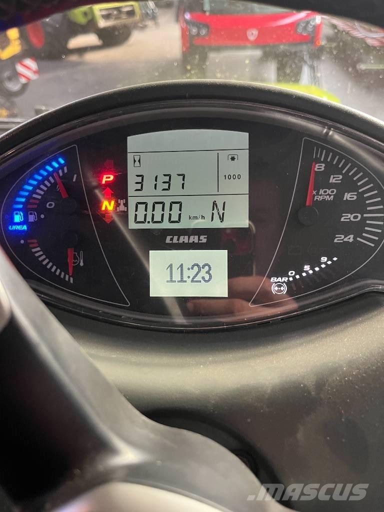 CLAAS AXION 960TT الجرارات