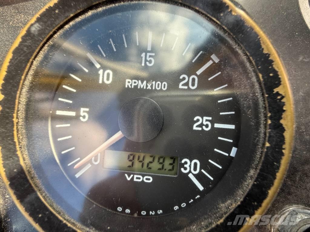 LKT 82 ساحبات الأشجار