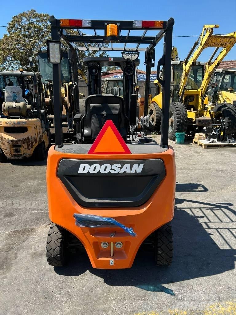 Doosan B 25 NS شاحنات ذات رافعات شوكية تعمل بالكهرباء