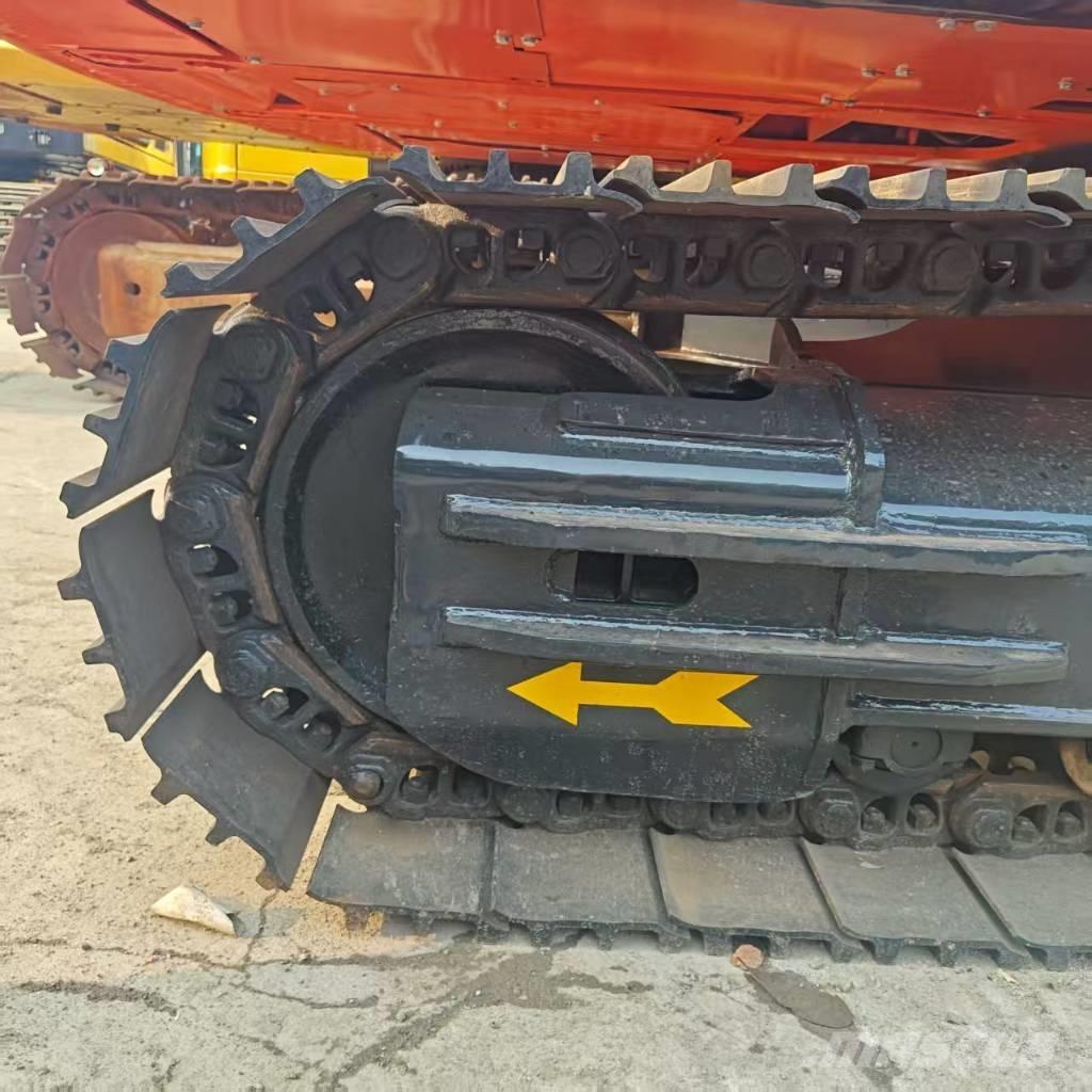 Doosan DX 300 LC حفارات زحافة