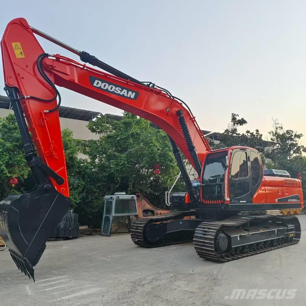 Doosan DX 300 LC حفارات زحافة