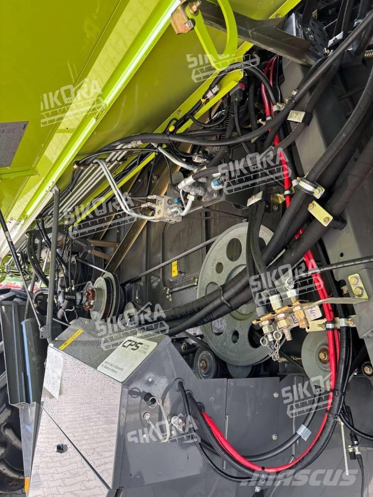 CLAAS Tucano 320 حصادات