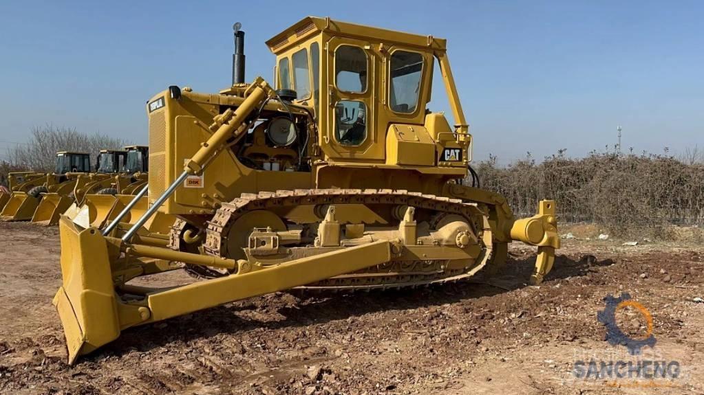CAT D 8 K بلدوزرات مجنزرة