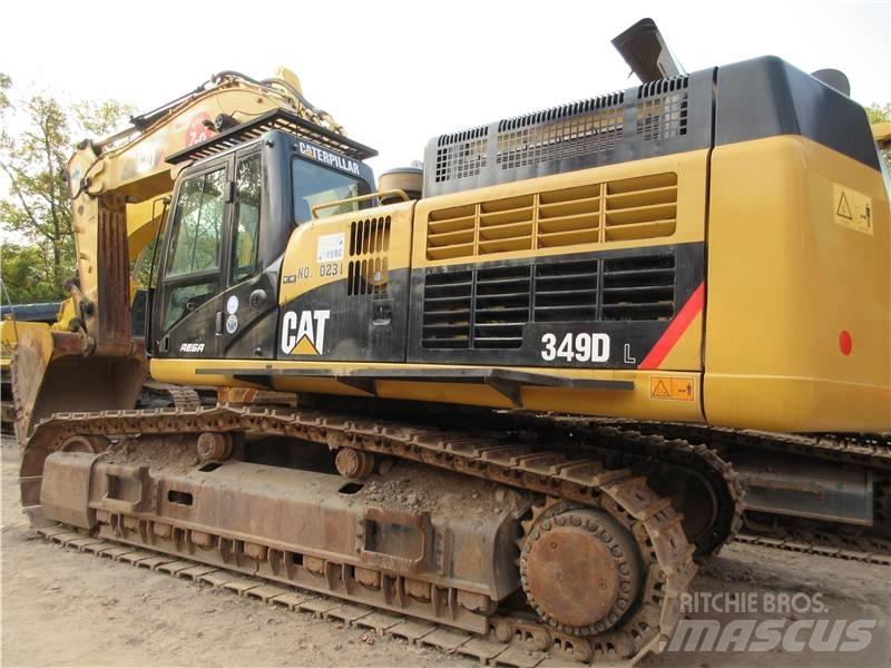 CAT 349 D حفارات زحافة