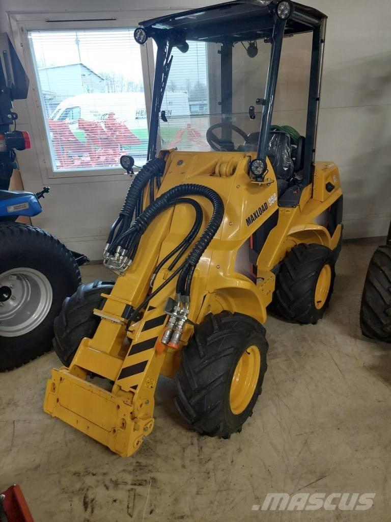  Maxload 950 لوادر متعددة الأغراض