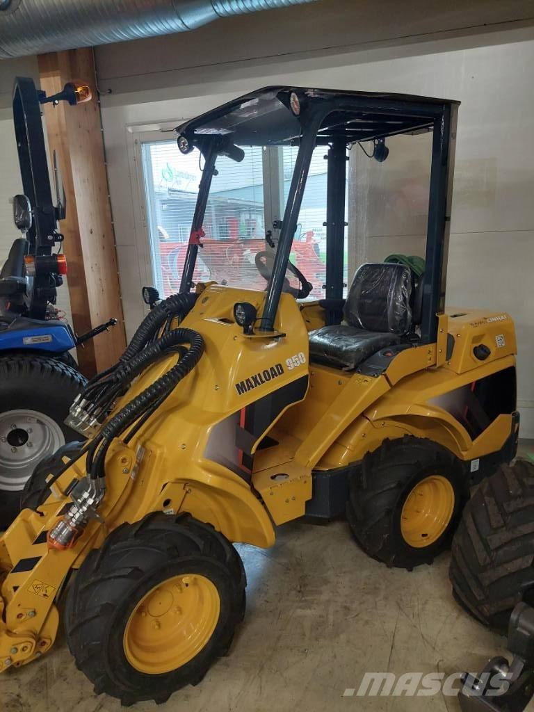  Maxload 950 لوادر متعددة الأغراض