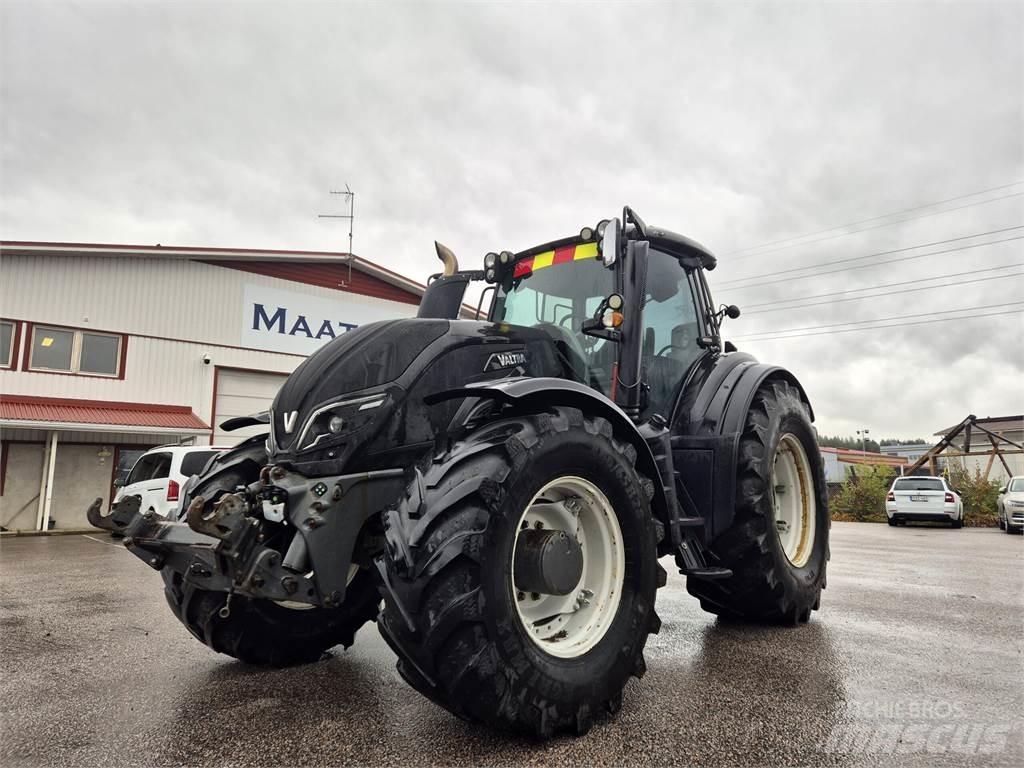 Valtra T234 A الجرارات