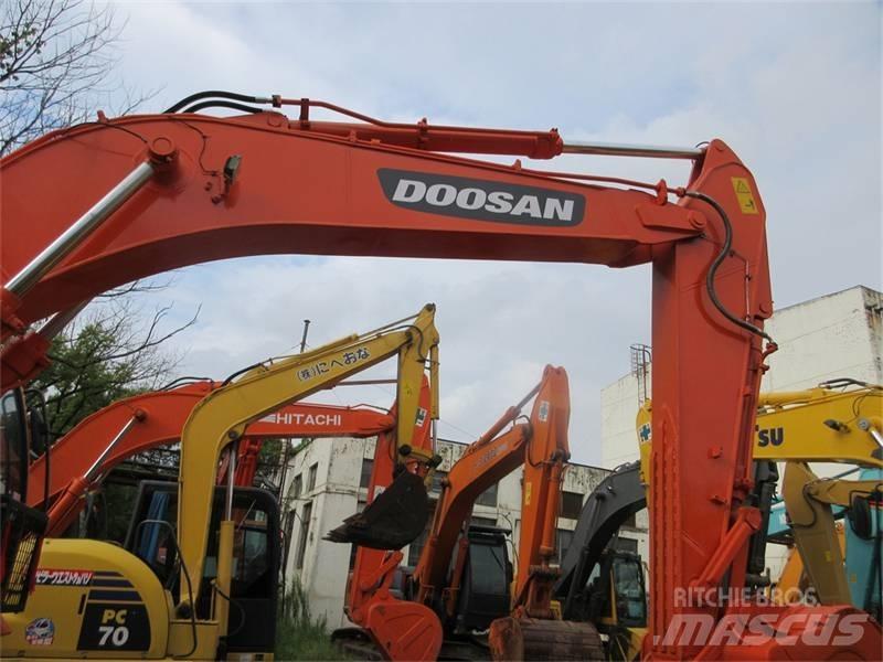 Doosan DX 300 LC حفارات زحافة