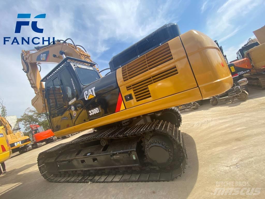 CAT 330d2 حفارات زحافة
